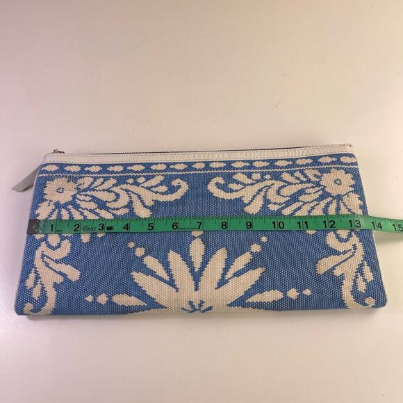 WKND WYFR Blue White Tapestry Boho Floral Clutch Oversized Zipper Top 14" x 7" - Picture 9 of 9